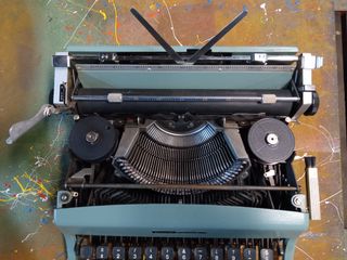  Máquina de escribir Olivetti lettera 32 