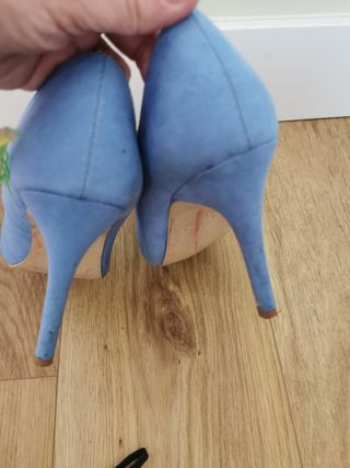 Zapatos tacon aguja azul claro