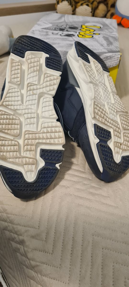 Botas niño talla 35