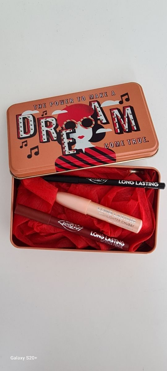 Box con cosmetici PureBIO