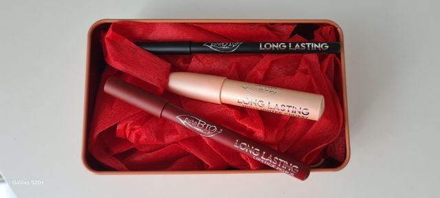 Box con cosmetici PureBIO