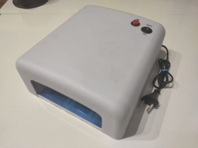 Fornetto per unghie gel