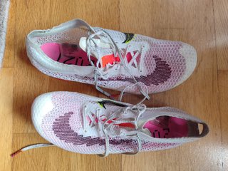 Se vende NIKE AIR ZOOM VICTOY