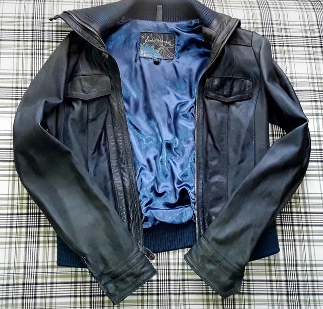 Cazadora de piel Stradivarius *