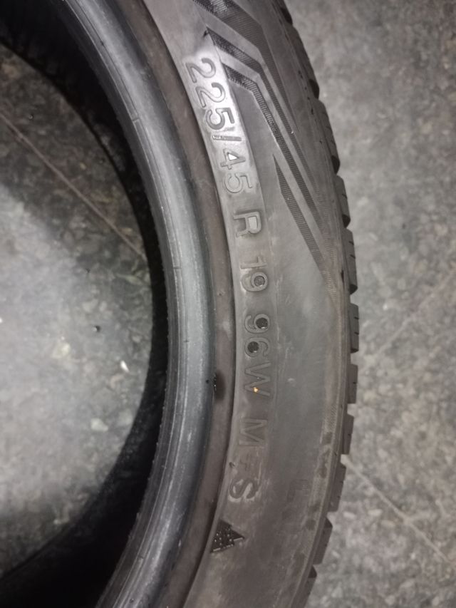 E (30) 225.45.19.96W M+S VREDESTEIN