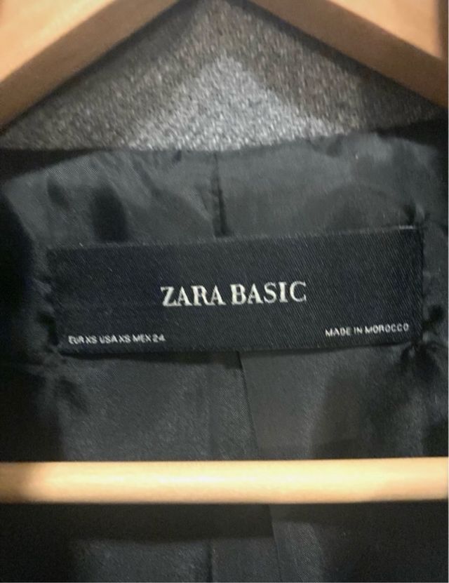 Abrigo de lana con capucha