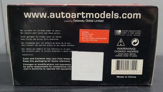 AUTOART 13722 FORD MUSTANG 2005 FR500C NUEVO