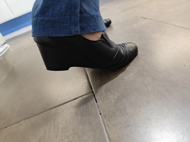 Zapato negro Clark abotinado