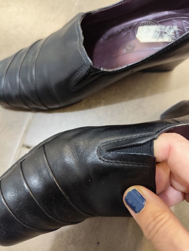 Zapato negro Clark abotinado