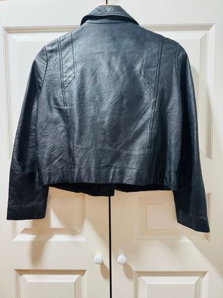 Vendo cazadora biker piel negra BIMBA Y LOLA