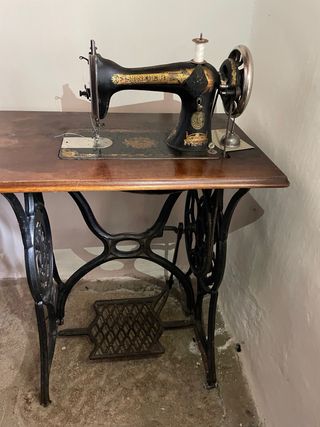 Maquina de coser SINGER