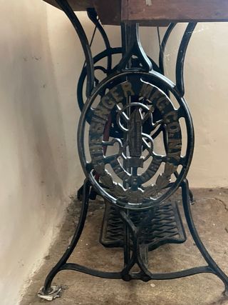 Maquina de coser SINGER