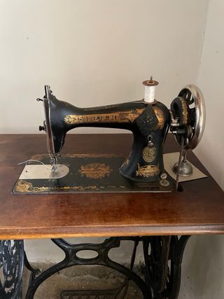 Maquina de coser SINGER