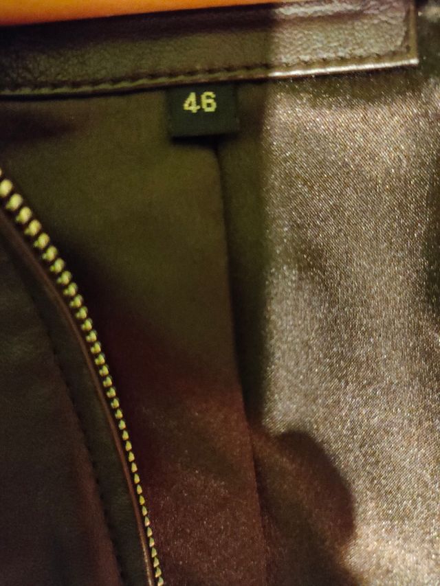 Chaqueta piel marrón + chaqueta marrón. El lote.