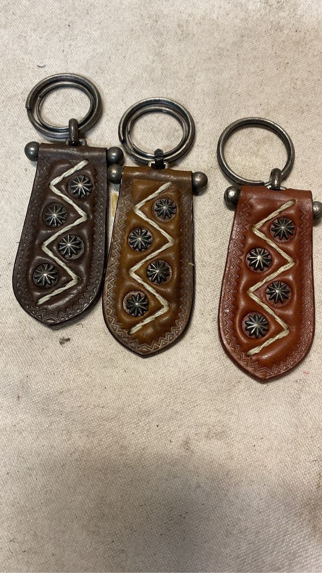 Llaveros casi regaladoooo!! mas de 1500unidades id