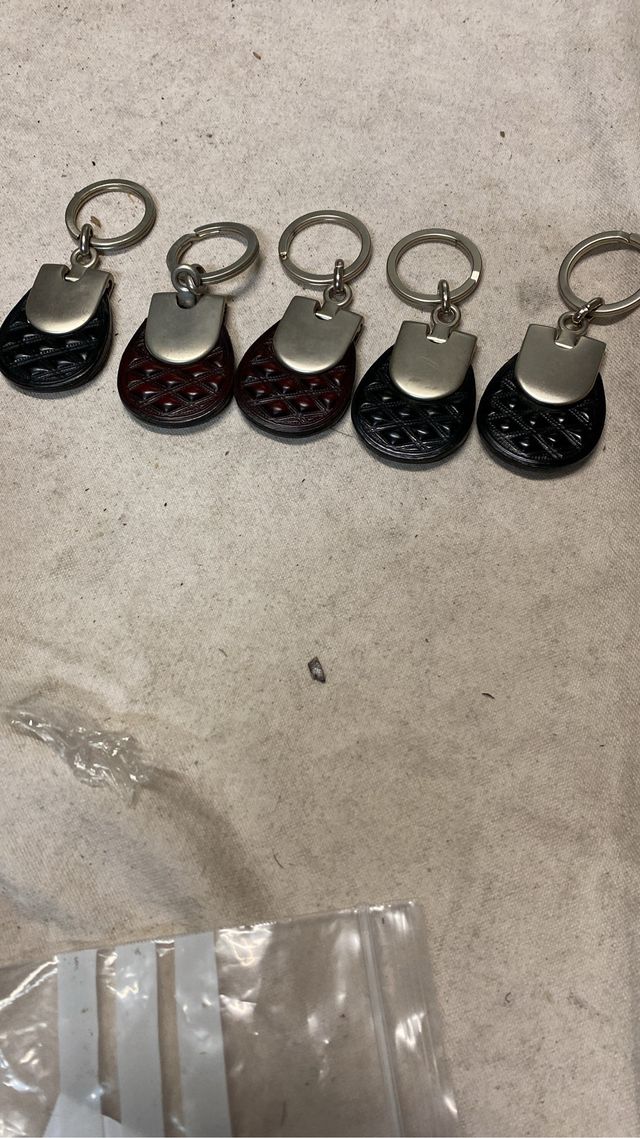 Llaveros casi regaladoooo!! mas de 1500unidades id