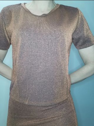 Camiseta+ falda. Con etiqueta 