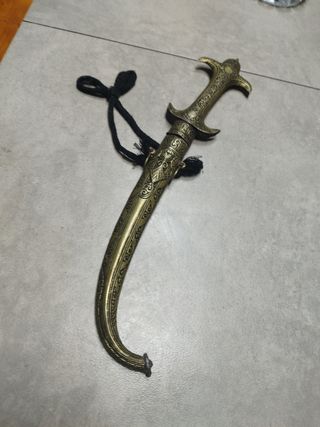 Collezione di pugnali arabi