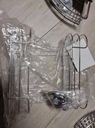 Estante cromado para baño con ventosa