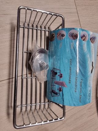 Estante cromado para baño con ventosa
