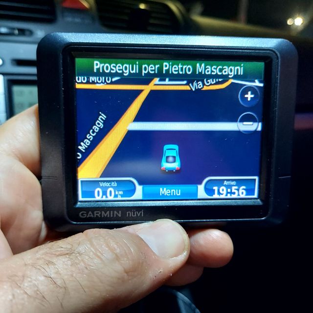 Navigatore Garmin Nuvi 205