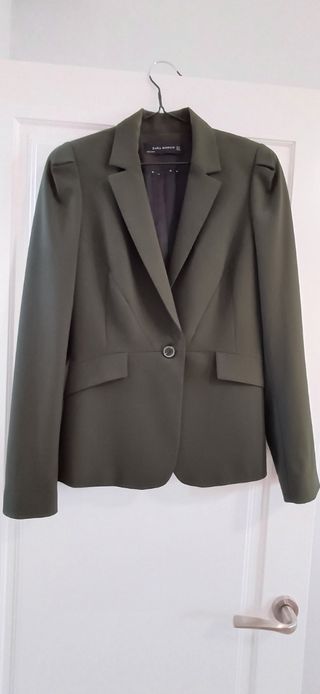 Chaqueta verde oliva Zara Woman Talla S