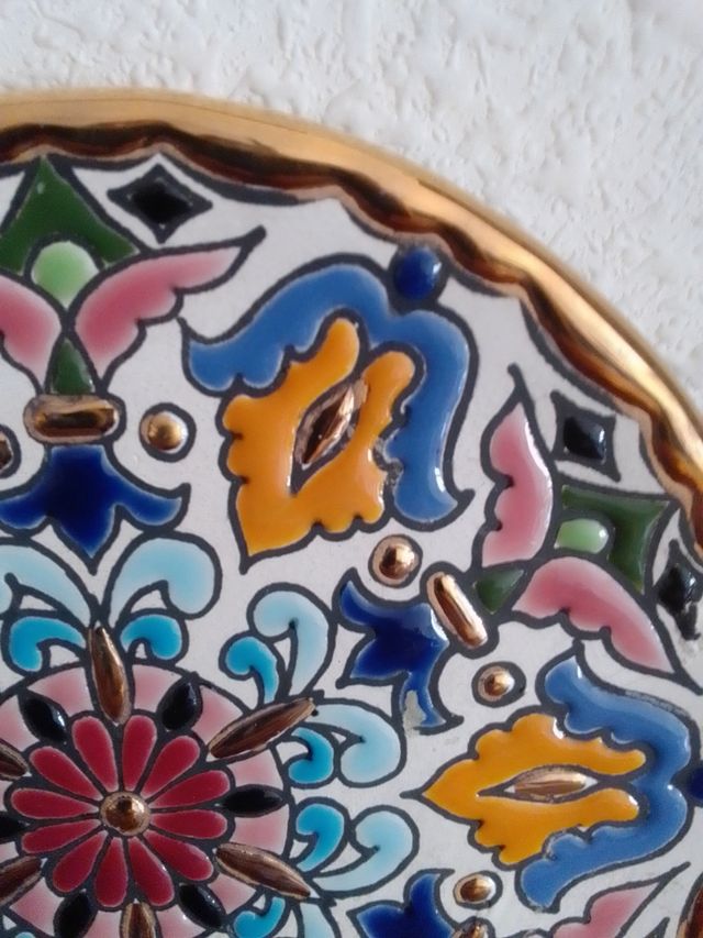 Plato con oro de 24 kilates