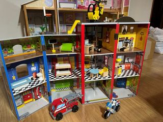 Casa de madera. Estación de bomberos y policia.