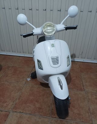 Se vende moto batería niñ@