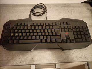 Teclado Trust GXT 