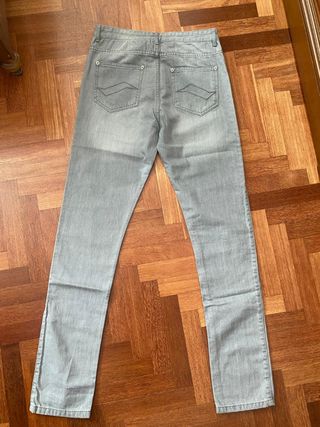 Pantalón Vaquero Gris
