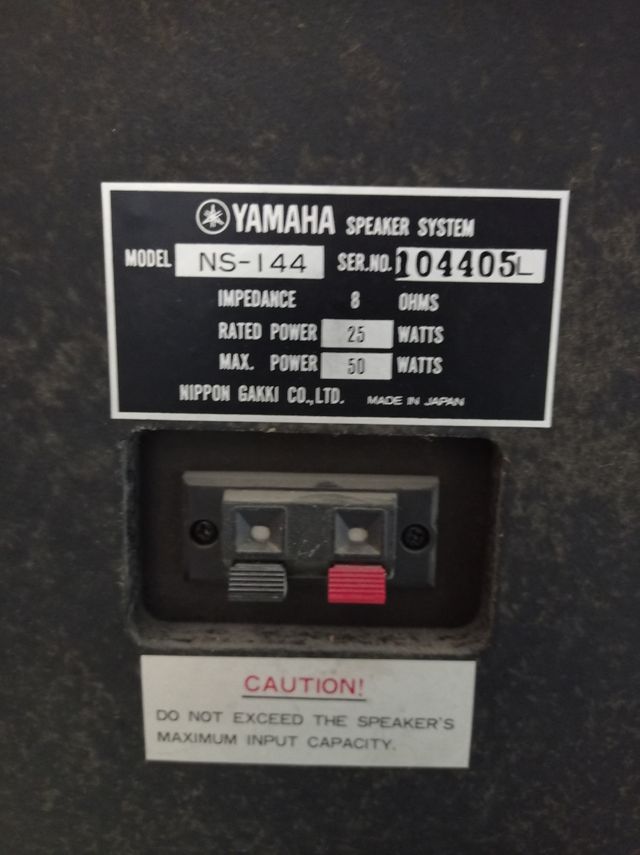 Altavoces con su caja