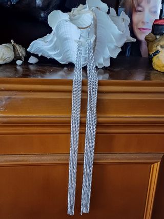 PENDIENTES LARGOS CON VARIAS CADENAS