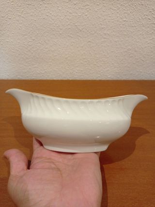 🇩🇪 Salsera de porcelana alemana