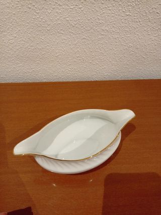 🇩🇪 Salsera de porcelana alemana