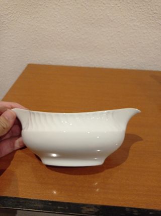 🇩🇪 Salsera de porcelana alemana