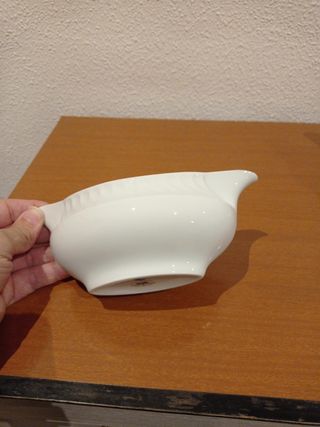 🇩🇪 Salsera de porcelana alemana