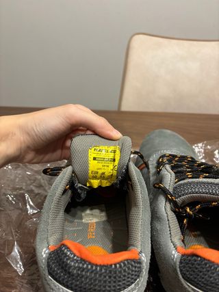 Zapatos de seguridad paredes