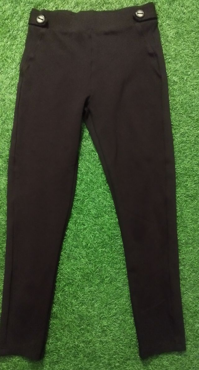 Pantalón marrón tipo leggins