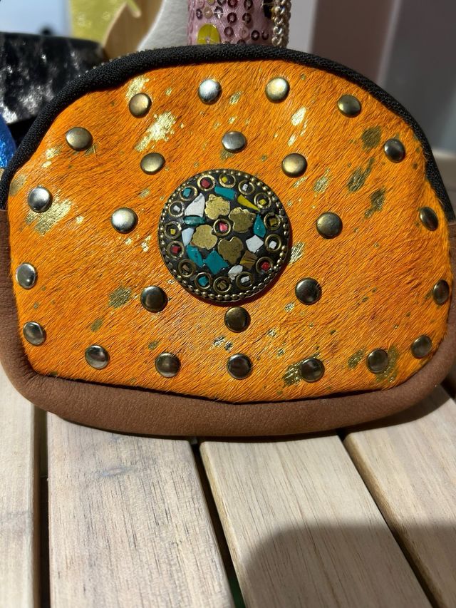 Monederos de piel nuevos a estrenar