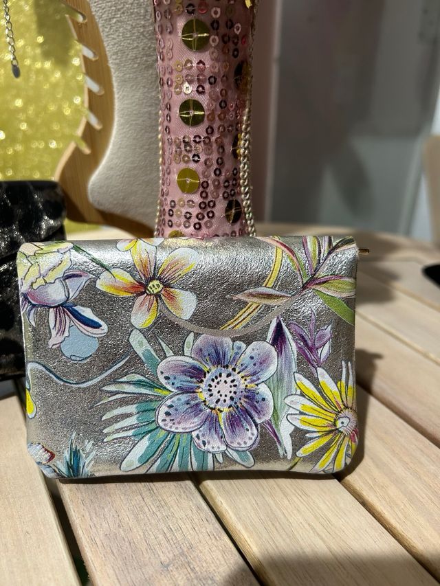 Monederos de piel nuevos a estrenar