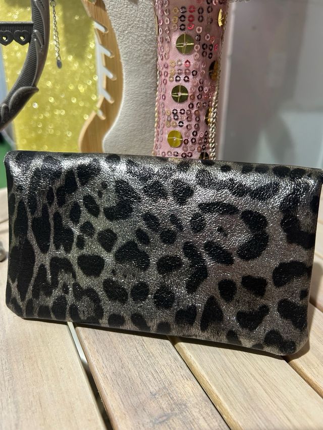 Monederos de piel nuevos a estrenar