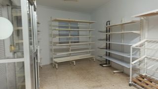 Se alquila local, tienda