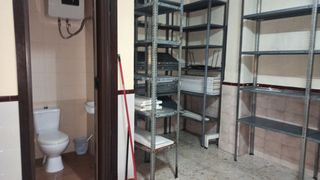 Se alquila local, tienda