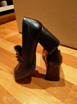 Zapatos mocasines actuales de tacón