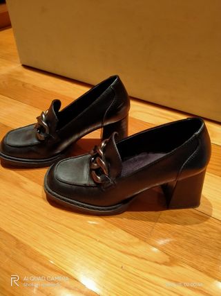 Zapatos mocasines actuales de tacón