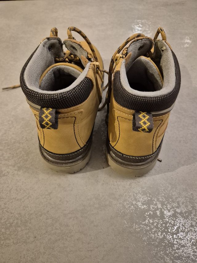 Scarponcino stringato da bambino