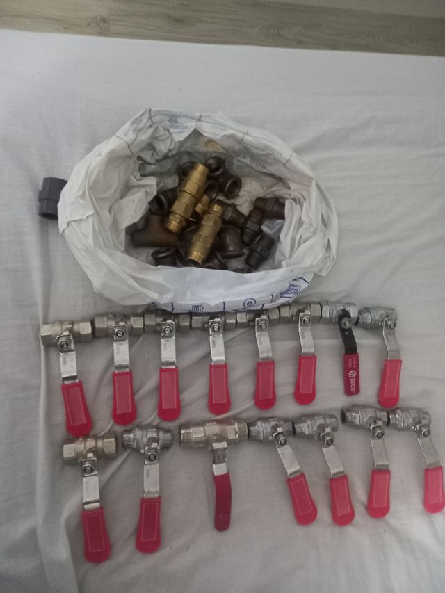 valvula  de bola  nuevos todo 50€