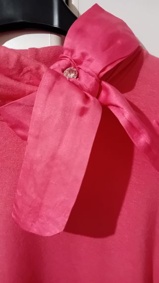 Maglia con fiocco in raso