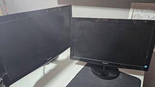 2 Monitor Philips 226v